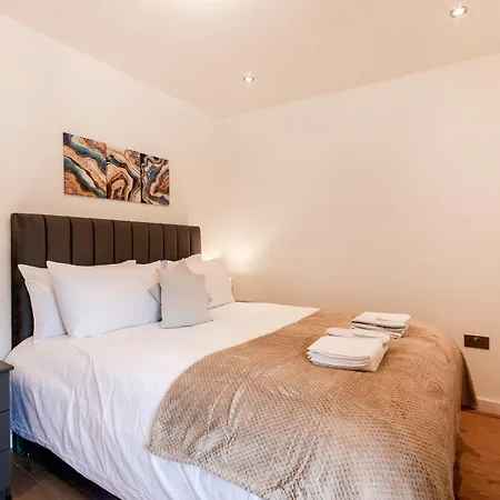 Cozy Two Bedrooms Flat In Coulsdon, Cr5